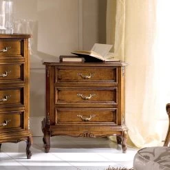 Mesita De Noche Para Dormitorio En Madera De Nogal 3 Cajones Made In Italy - Richard -Tienda De Decoración comodino camera da letto in legno noce 3 cassetti made in italy richard 1