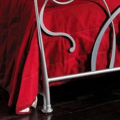 Cama Doble De Hierro Hecha A Mano Con Patas Cónicas De Zoe. -Tienda De Decoración letto matrimoniale in ferro artigianale con gambe coniche zoe 5