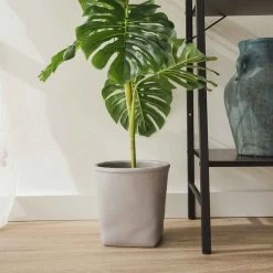 MACETERO PERSEFO CEMENTO 20X20CM -Tienda De Decoración macetero persefo gris 205cm 1