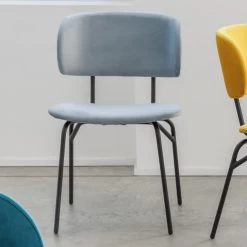 Silla De Comedor De Metal Y Terciopelo Antimanchas, 2 Piezas - Valnerina -Tienda De Decoración sedia da pranzo in metallo e velluto antimacchia 2 pezzi valnerina 1