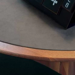 Mesa Redonda Fija Con Tapa Maciza De Nogal Natural, Carlo -Tienda De Decoración tavolo rotondo con piano in legno massello di noce naturale carlo 4